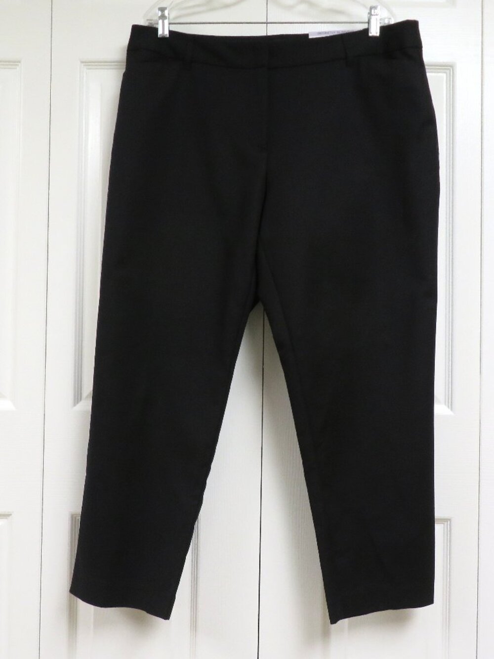 Liz Claiborne Black Cropped Ankle Pants